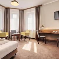 Classic Triple Room with City View