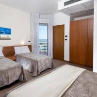 Quadruple Room with Front Sea View