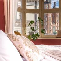 Amazing 1-Bedroom Apartment with Best Market Square View