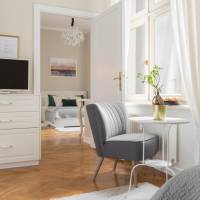 Quiet 1-Bedroom Apartment (no view)