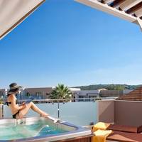 Superior Suite with Private Outdoor Hydromassage