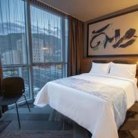 City Queen Room