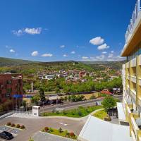 Executive Suite, 1 Bedroom Suite, 1 King, City view, Balcony