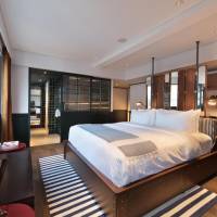 Extra Large King Room