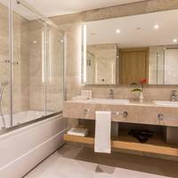 Luxury Suite with Spa Bath and Panoramic Sea View 