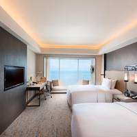 Twin Executive Bay View