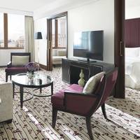  Four Seasons Executive King Suite