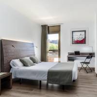 Double Room (2 Adults)