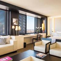 Junior Suite with Lounge Access