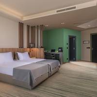 Double Room with Park View - Free Parking & Beach Access