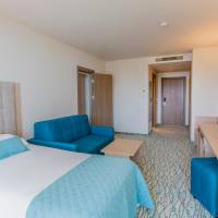 Family Room (3 Adults + 1 Child 0-11 years)