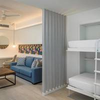 Privileged Grand Family Suite Superior (4 Adults + 1 Child)
