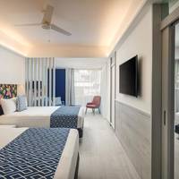 Privileged Grand Family Suite Deluxe (4 Adults + 1 Child)