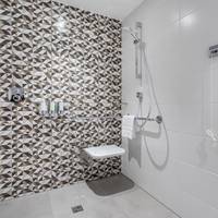 Queen Room - Mobility Access