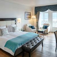 Junior Suite, 1 Queen, Lake view, Balcony