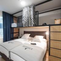 Mixed 3-Bed Dormitory Room
