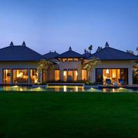 Cliff Villa with Private Pool