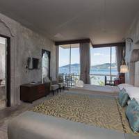 Deluxe Triple Studio with Sea View and Spa Bath