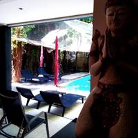 Apartment with Pool View 