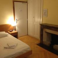 Single Room with Shared Shower and Toilet  and Park View