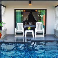 Deluxe Double Room with Pool Access