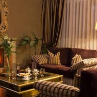 Suite with Queen Bed
