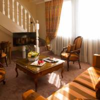 Duplex Suite with Queen Bed