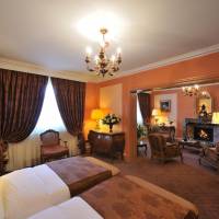 Suite with Twin Beds