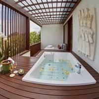 One-Bedroom Garden View Suite with Hot Tub