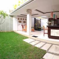 Villa with Garden and Pool