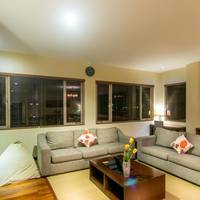 Deluxe Three-Bedroom Apartment