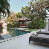 Royal One-Bedroom Pool Villa with Free 1x Airport Transfer