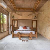 One Bedroom Bungalow with Garden View