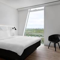 Large Standard Guest Room with Queen Bed
