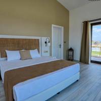 King Room with Spa Bath