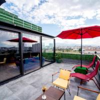 Deluxe Suite with Mountain View