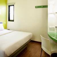 Smart Queen Room