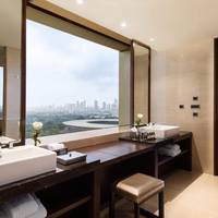 One-Bedroom King Suite - Non-Smoking