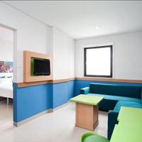Standard Room with 2 Single Beds and Living Room