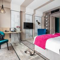 Standard Twin Room with City View