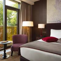 King Guest Room with Balcony