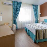 Double or Twin Room with Partial Sea View