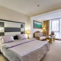 Studio with Swimming Pool Access