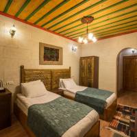 Royal Cave Suite 