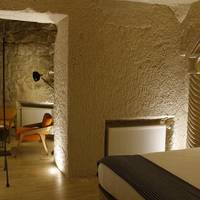 Comfort Cave Room 