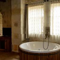King Suite with Spa Bath