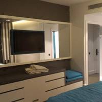 Deluxe Double Room (2 Adults + 1 Child)