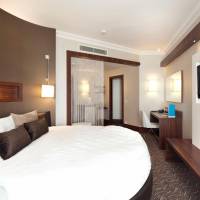 Honeymoon Suite