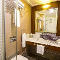 Deluxe Triple Room with Sofa Bed and Sea View Balcony