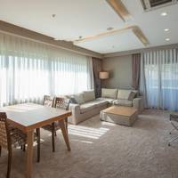 Royal Family Suite